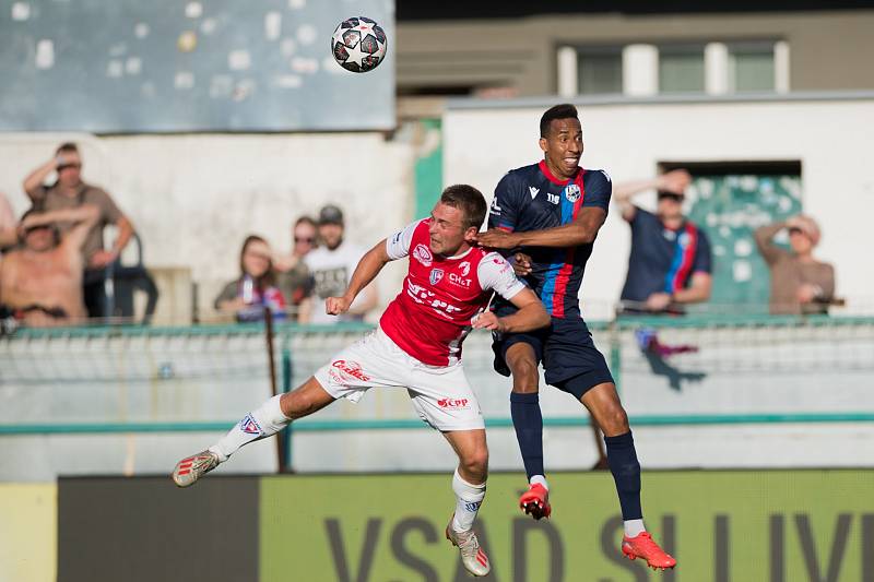 Kolumbijský ofenzivní fotbalista Jhon Mosquera neprožil snový návrat do Ďolíčku, kde hrával v barvách Bohemians 1905, v poločase střídal.