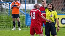 8. kolo FORTUNA divize A: SK Klatovy 1898 (na snímku fotbalisté v červených dresech) - SK Petřín Plzeň 0:1 (0:0).