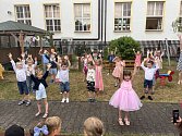 V Benešově mateřské škole v Plzni se loučili s předškoláky.