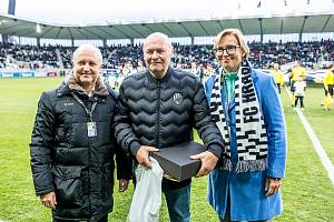 Před utkáním s plzeňskou Viktorií poděkoval vedení fotbalového Hradce Králové kouči Miroslavu Koubkovi za služby, které pro východočeský klub odvedl.