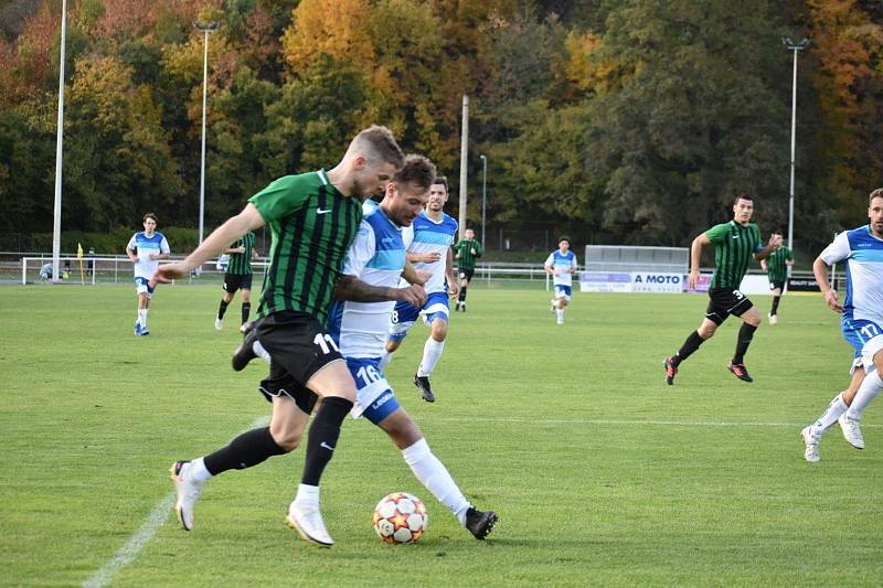 FC Rokycany (zelení) - FK Hvězda Cheb 2:1 (0:0).