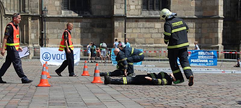 VII. ročník hasičské soutěže o Pohár ředitele HZS Plzeňského kraje v disciplínách TFA - nejtvrdší hasič přežije v Plzni na náměstí Republiky.