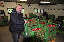 Jablka si prodáváme sami, říká Richard Schwarz