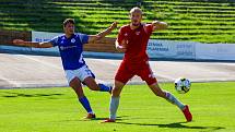 Fotbalisté SK Petřín Plzeň (na archivním snímku hráči v červených dresech) remizovali v přípravném utkání s kombinovaným týmem béčka a staršího dorostu Viktorie Plzeň 3:3.