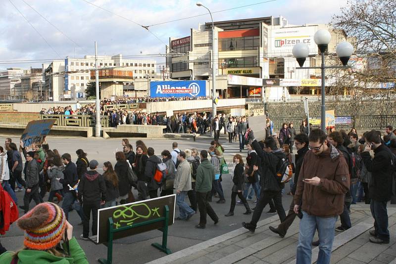 Protestní pochod studentů proti reformám vysokých škol