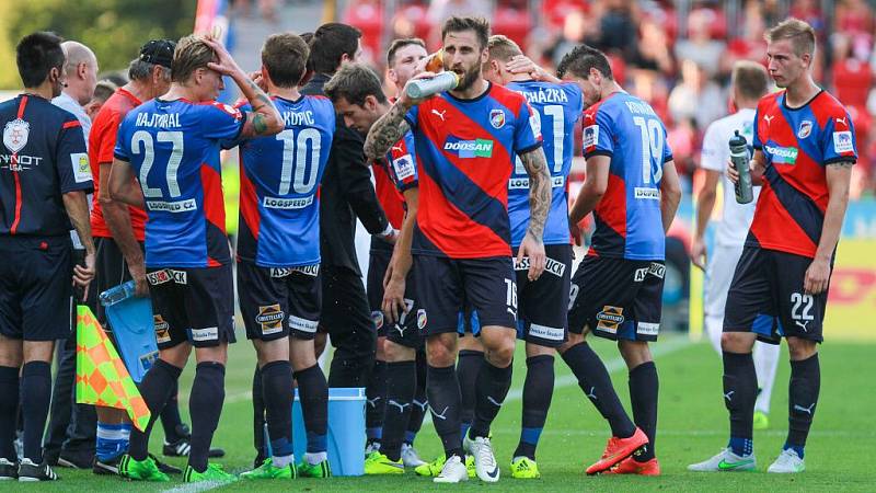 Fotbalisté Viktorie Plzeň zaváhali i v dalším zápase. S oslabeným Slováckem pouze remizovali 2:2.