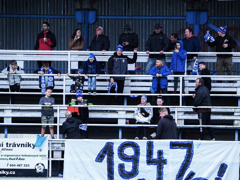 14. kolo krajského přeboru: FK Okula Nýrsko (na snímku hráči v modrobílých dresech) - TJ Zruč 4:0.