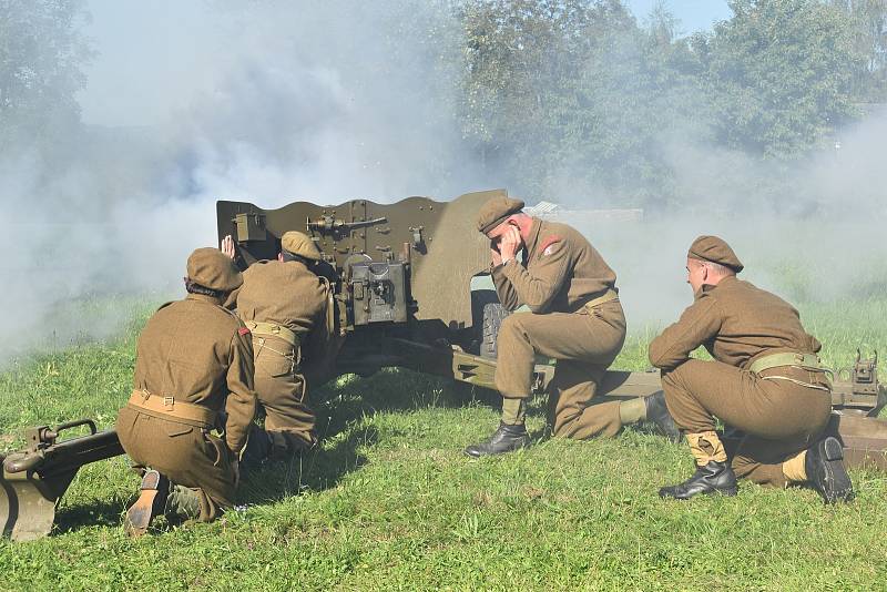 V Myslívě si připomněli návrat vojáků Československé obrněné brigády do vlasti a působení armády Spojených států amerických v západních Čechách.