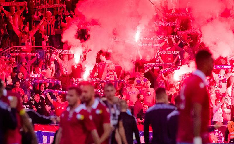 Fotbalisté Viktorie Plzeň porazili v 8. kole Fortuna: ligy České Budějovice. Západočeši k zápasu nastoupili v rámci oslav 110. výročí založení klubu v retrodresech. Foto: FCVP/L. Nussbauer