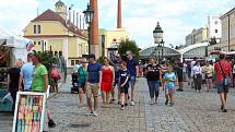 Návštěvníci gastrofestivalu Street Food Plzeň v pivovaru Prazdroj mohli ochutnat ze široké nabídky asijských specialit, čerstvých ryb, šťavnatých burgerů, tradičních pokrmů z dalekých zemí, ale i sladkých dezertů a plzeňského piva.