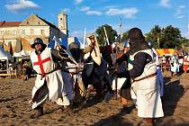 Několik set šermířů a desítky koní se představí na Templářském víkendu v Plzni na Doubravce při rekonstrukci bitvy o Akkon z roku 1291 sestavené dle historických pramenů. Akce se uskuteční od pátku 26. srpna do neděle 28. srpna.