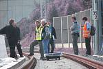 V Plzni-Skvrňanech srazil v pondělí ráno vlak muže. Ten na místě nehody zemřel