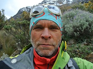 Touha zdolávat nejvyšší vrcholy světa dovedla Romana Žaloudka do Peru. Na snímku před výstupem na horu Alpamayo (5947m), která je jedna z nejznámějších vrcholů peruánských And.