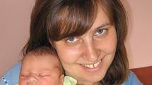 Martině a Janu Fenclovým z Třemošné se 16. října v 8.40 hod. narodila ve FN v Plzni druhorozená dcera Nikolka (3,31 kg/51 cm), jíž se doma nemůže dočkat tříletá sestřička Adélka.
