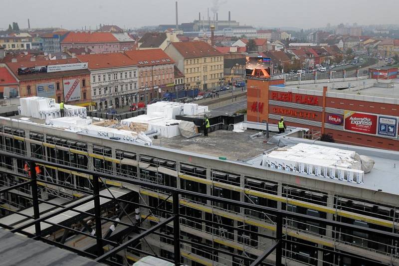 Fotoreportáž z výstavby nového divadla v Plzni