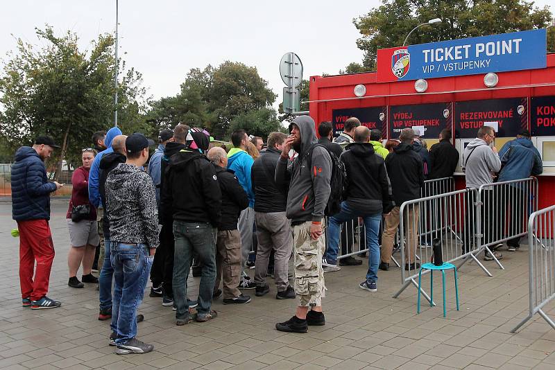 Prodej vstupenek na třetí utkání základní části Viktorie Plzeň proti královskému Realu.