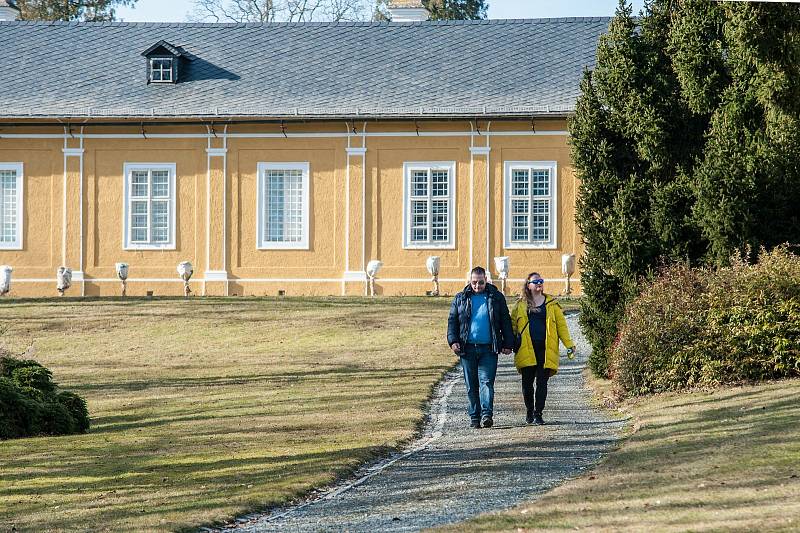 Zámecký park u zámku Kozel u Šťáhlavy byl v sobotu v obležení návštěvníků.
