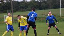 7. kolo krajské I. B třídy (skupina B): TJ Měcholupy (na snímku fotbalisté ve žlutých dresech) - TJ Sokol Štěnovice 3:0 (1:0).