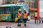 Nehoda tramvaje a nákladního vozidla u Severky v Plzni.
