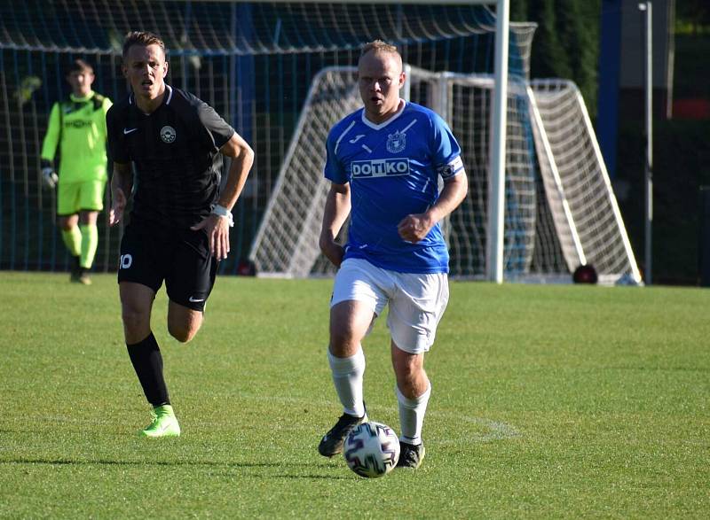 11. kolo KPM: Jiskra Domažlice B (modří) - Nýrsko 5:0.