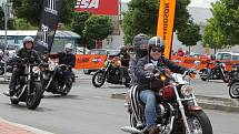 Předváděcí akce motocyklů Harley-Davidson před Teskem na Borských polích