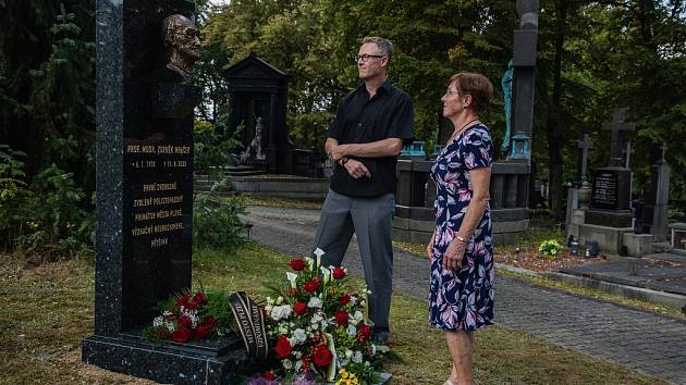 Čestný hrob pro Zdeňka Mračka. Najdete jej na Ústředním hřbitově v Plzni