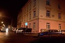 Policie místě činu v Radobyčické ulici v Plzni v noci uzavřela
