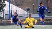 FORTUNA ČFL, skupina A (16. kolo): FK Motorlet Praha - FK ROBSTAV Přeštice (na snímku fotbalisté ve žlutých dresech) 2:0 (1:0).