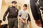 Osmnáctiletý Bulhar, který v pondělí 3. dubna večer na ubytovně v Plzni ubodal svého devětatřicetiletého krajana, už je ve vazbě. Ve čtvrtek krátce po poledni o tom rozhodl Okresní soud Plzeň-město.
