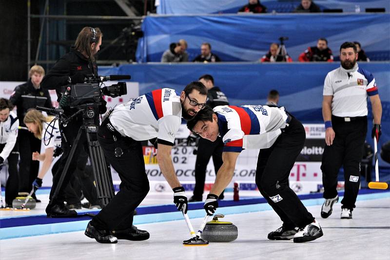 Curling v Plzni. Českým mužům se ve středu nedařilo, když podlehli Dánsku 4:10.