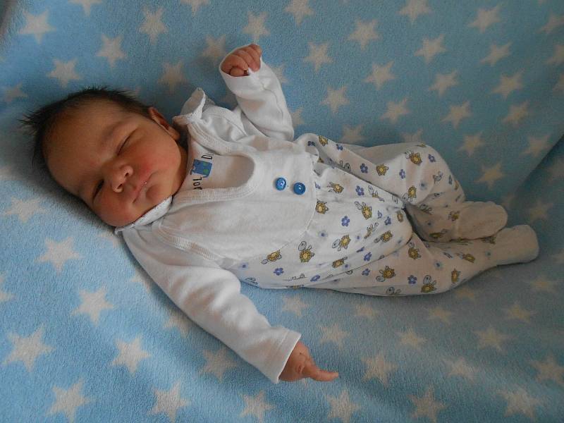 Brian Ž. se narodil 12. listopadu 2021 v Domažlické nemocnici s mírami 49 centimetrů a 3400 gramů.
