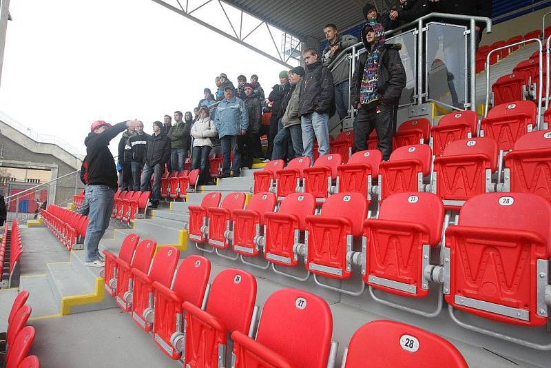 V rámci stavebního veletrhu FINPEX se provázelo i téměř dokončeným fotbalovým areálem ve Štruncových sadech. Právě Městský stadion byl pro Plzeňany největším lákadlem