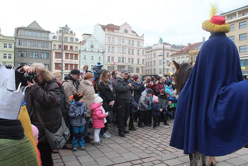 Tříkrálový průvod vyšel v neděli z plzeňského náměstí Republiky