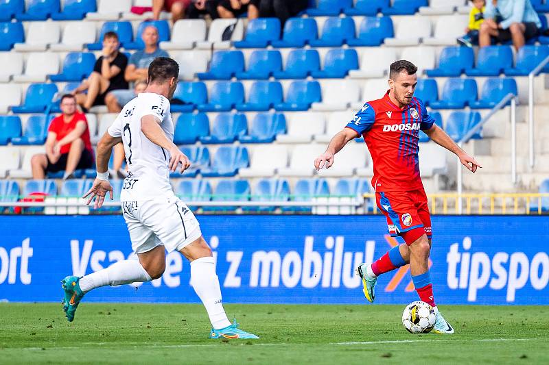 Hradec Králové - Viktoria Plzeň (červenomodrá) 1:2.