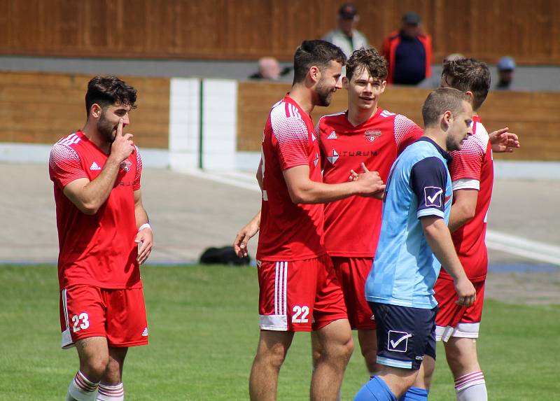 27. kolo FORTUNA divize A: SK Petřín Plzeň (červení) - ČLU Beroun 5:2.