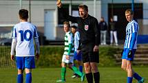 Fotbalisté plzeňské Košutky (na archivním snímku hráči v modrobílých dresech) doma překvapivě podlehli Smíchovu 1:2.