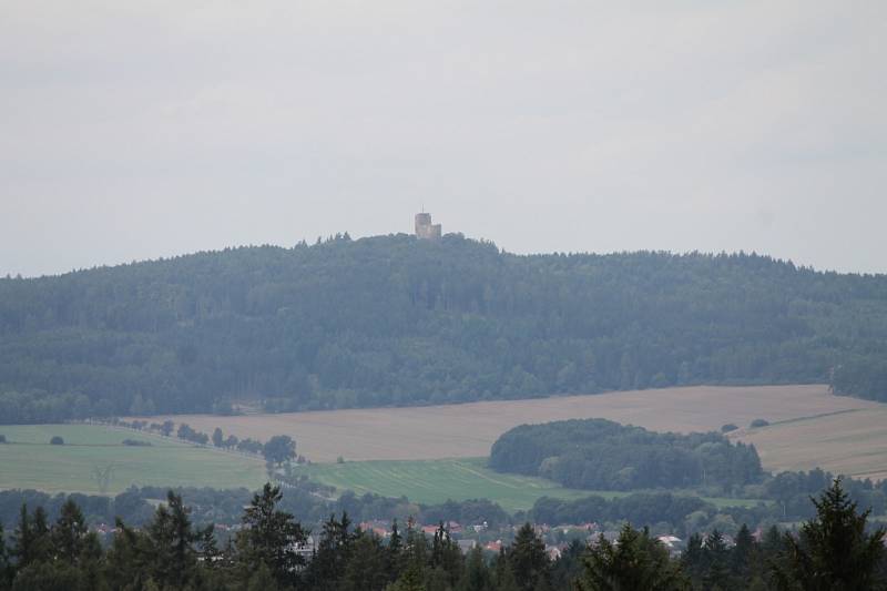 Dřevěný altán na Mariině skále u jihoplzeňského Milínova