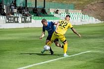 Letní příprava: FK Baník Most-Souš - FK Robstav (na snímku fotbalisté ve žlutých dresech) 2:1.