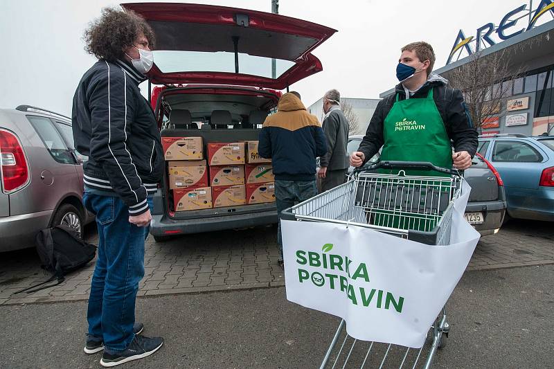 Plzeň, Bory, Tesco, Kaufland, sbírka potravin