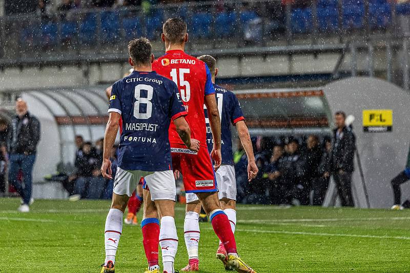 9. kolo FORTUNA:LIGY: FC Viktoria Plzeň - SK Slavia Praha 3:0 (2:0).