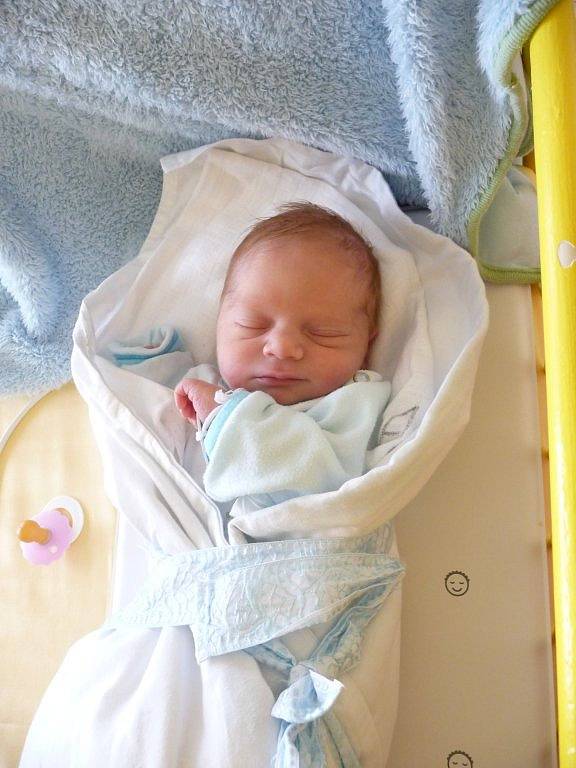 Jan (2,65 kg, 47 cm) přišel na svět 16. srpna ve 12:13 v Mulačově nemocnici v Plzni. Z narození svého prvorozeného chlapečka se radují rodiče Jana a Vojtěch Skurkovi z Plzně.