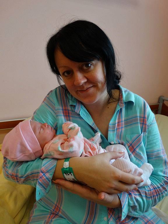 Laura Hofmanová z Plzně se narodila mamince Martině a tatínkovi Lubošovi 2. dubna ve 13:30 v plzeňské fakultní nemocnici. Po příchodu na svět vážila jejich prvorozená dcerka 3250 gramů a měřila 49 cm