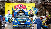 Václav Pech a Petr Uhel s vozem Ford Focus WRC po triumf na Rallye Český Krumlov.