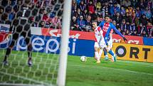 Fotbalisté Viktorie Plzeň remizovali v ligovém šlágru s pražskou Slavií 1:1 před zaplněným hledištěm.