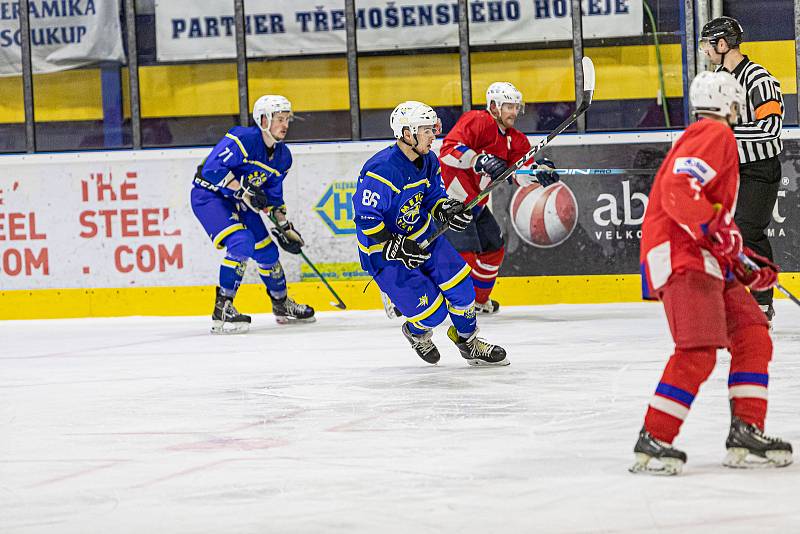 HC Meteor Třemošná (modří) vs. HC Rokycany 4:3 (2. finále play-off krajské hokejové ligy).