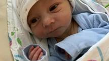 Maxmilián Kropík (3210 g, 50 cm) se narodil 29. června 2021 ve 21:16 hodin v plzeňské Mulačově nemocnici. Maminka Kristýna a tatínek Ondřej z Přeštic se na své prvorozené miminko moc těšili.