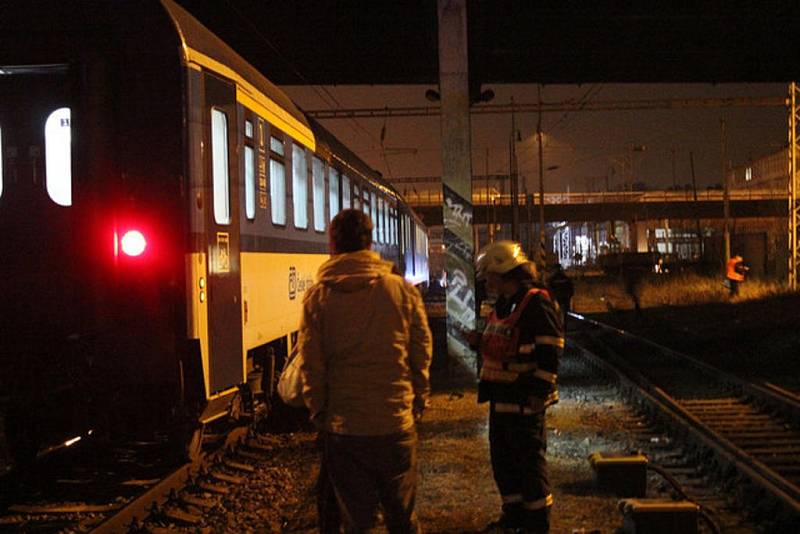 Vlak usmrtil v pátek večer u nádraží v Plzni na Jižním předměstí člověka