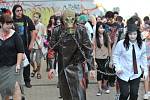 Populární zombie walk má za sebou další ročník. Na sto třicet účastníků prošlo Plzní, přímo během Dne Meliny Mercouri.