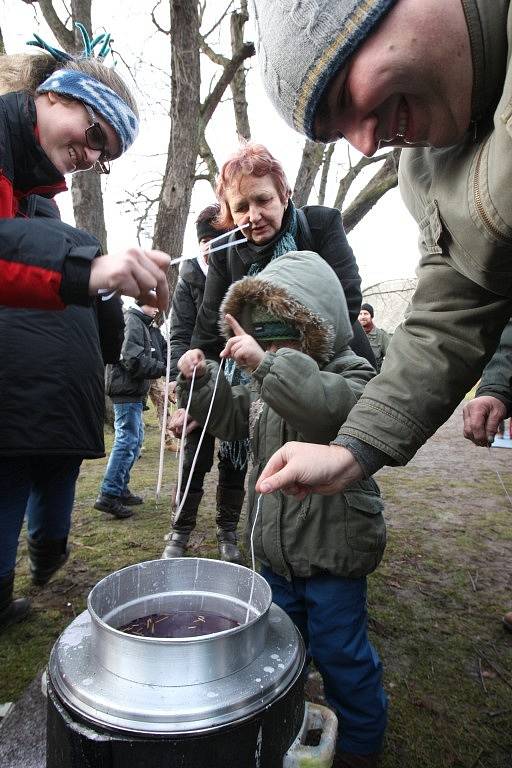 Hromnicové svíčkování v Ledcích