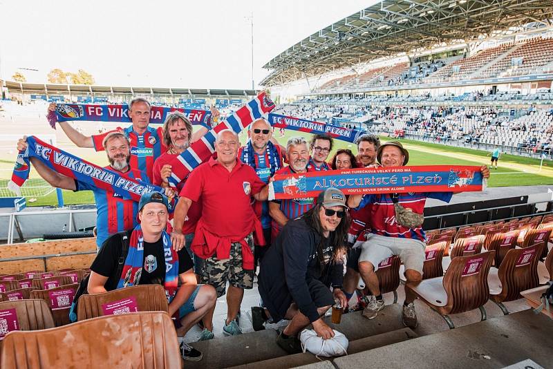 Čeští šampioni vstoupili do 2. předkola Ligy mistrů vítězství 2:1 na umělé trávě HJK Helsinky.